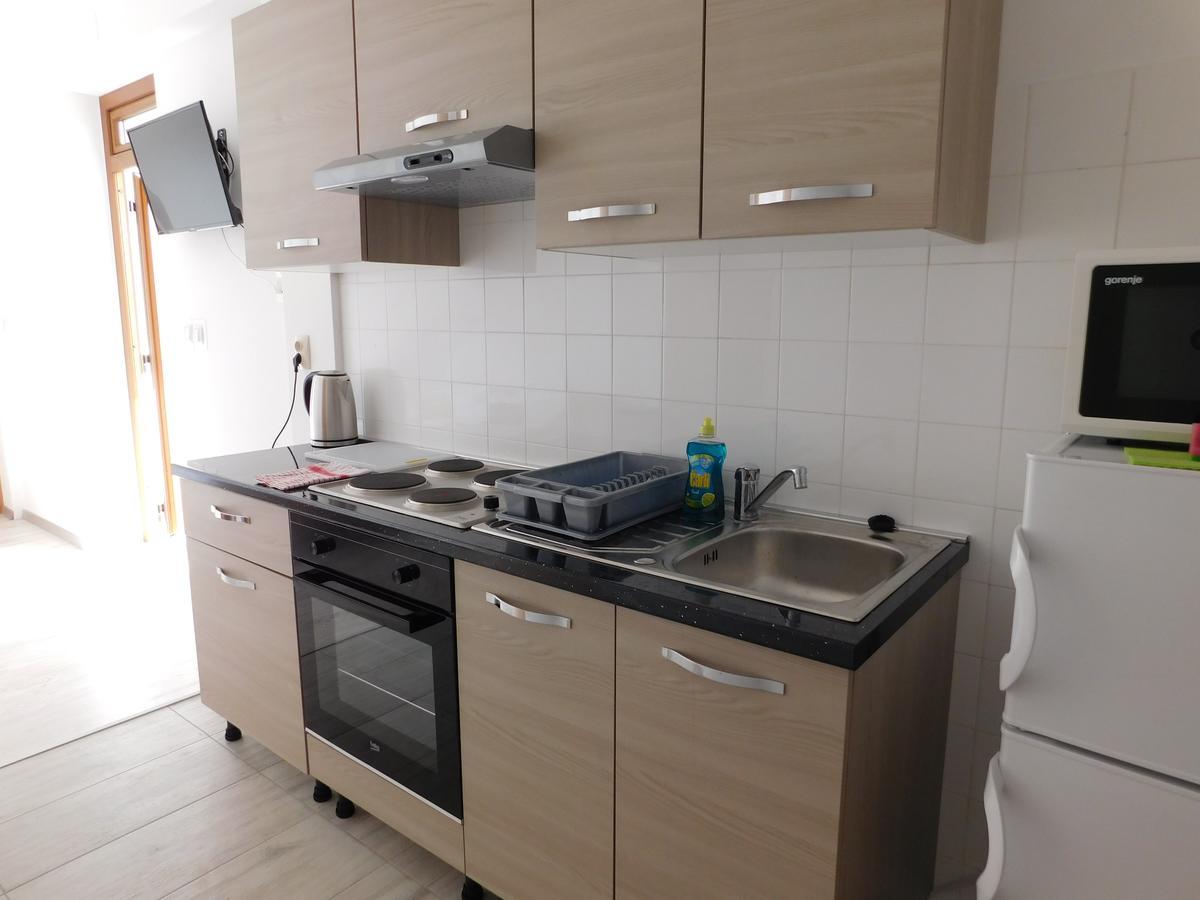 Apartments Leo Janjina Экстерьер фото