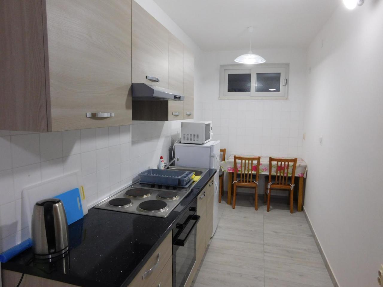 Apartments Leo Janjina Экстерьер фото